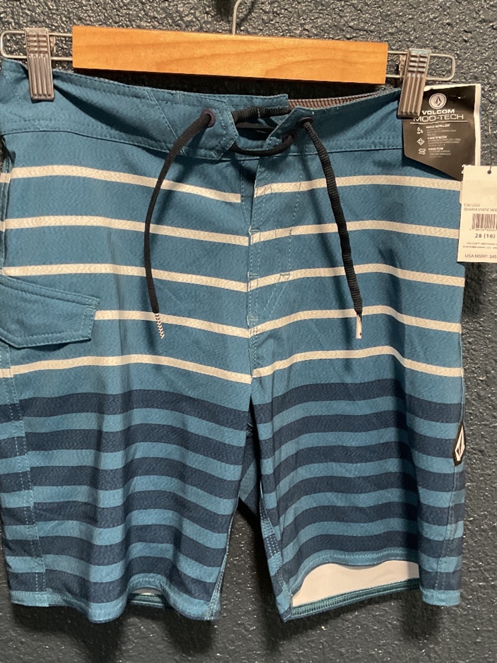 Volcom mod-tech youth trunks NWT